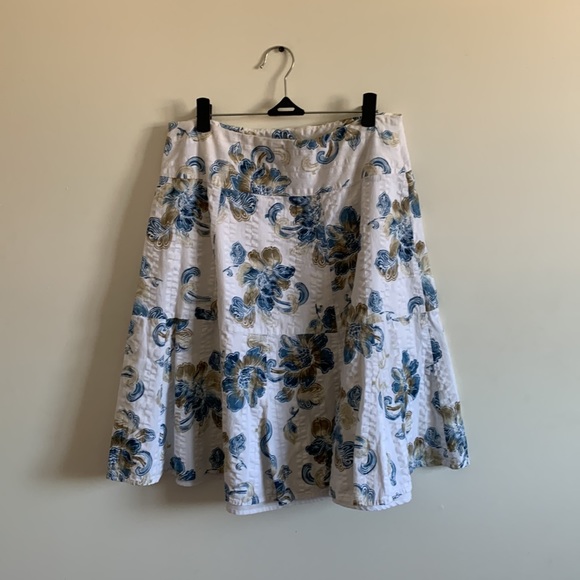 4 | Flared Midi Skirt with Floral Design Skirt - Picture 2 of 3